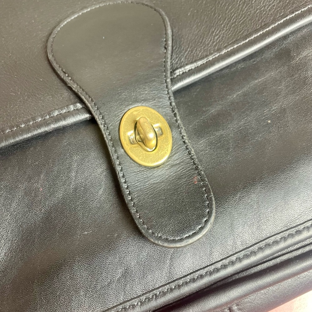 Coach Station Pre94 Original Tag #0059-309
9" (L) x 9" (H) x 2 1/2" (W) - Picture 6 of 17